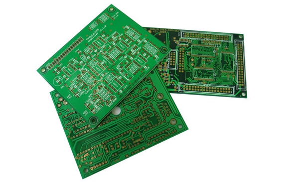 Printed Circuit Board (PCB) ออกแบบแผ่น PCB กับเครื่องคอมพิวเตอร์ 